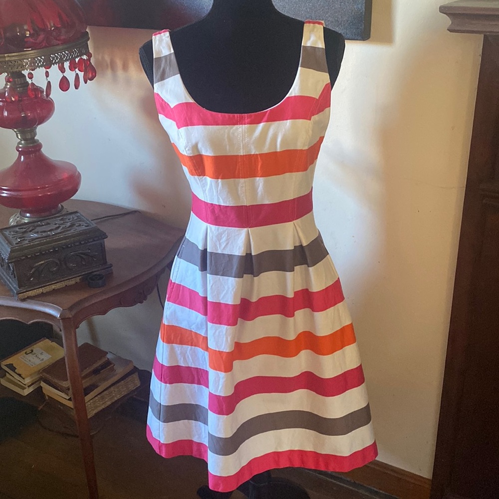 🦊 Nine West darling summer seeing dress.